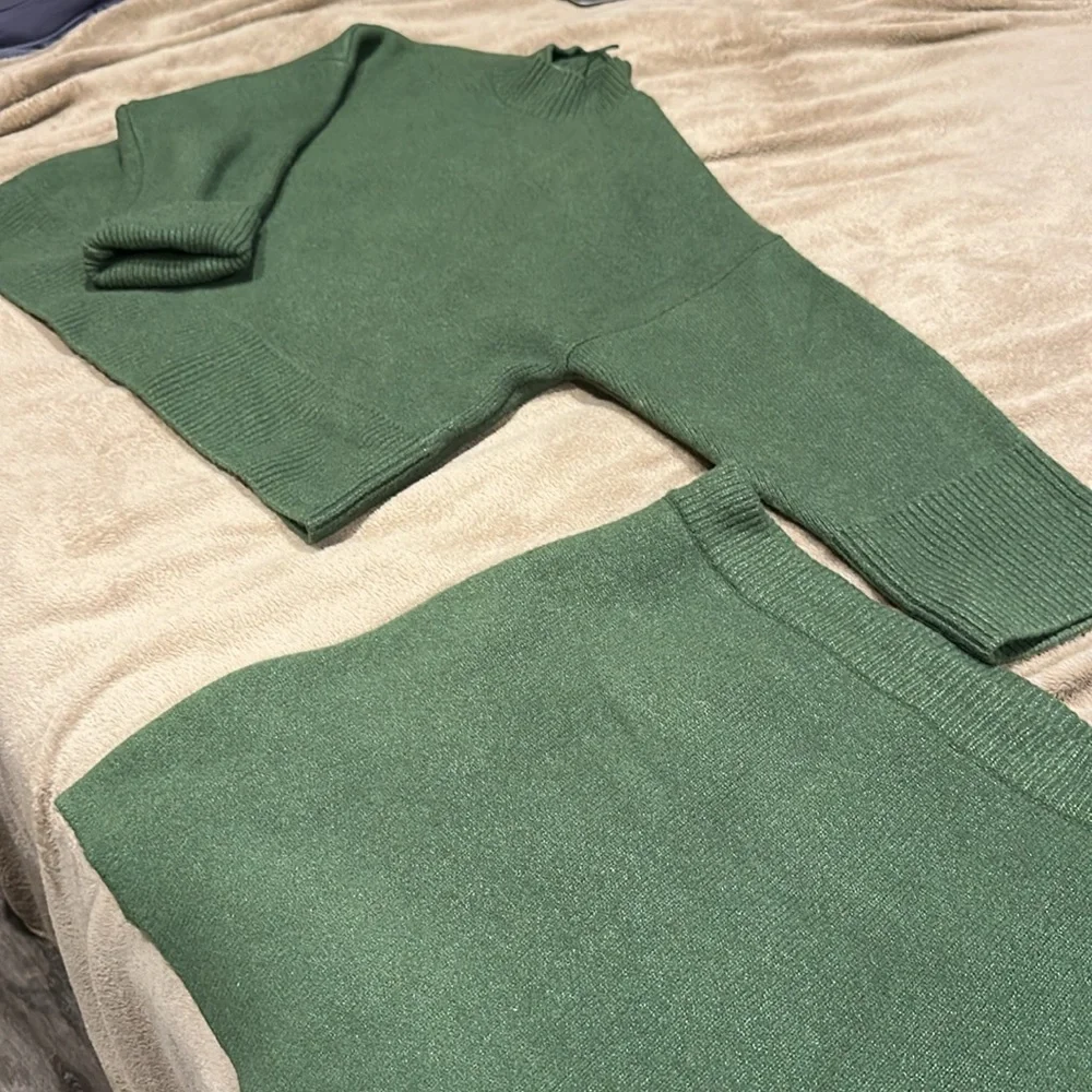 Zara Green Sweater and Skirt Set - Picture 4 of 9